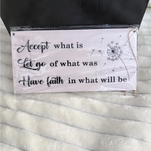 ONE Inspirational Wooden Wall Sign -Prayer & Cat Quotes - Picture 3 of 5